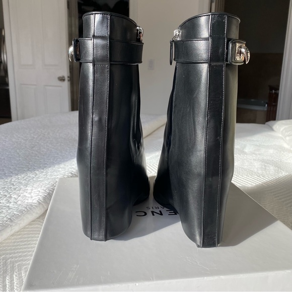 Givenchy Shark Tooth Boot Short - Picture 3 of 8